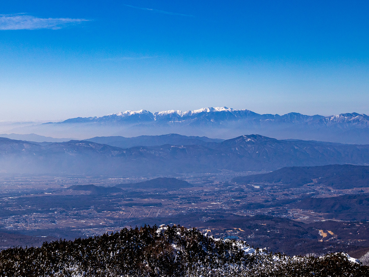 信州の山々と田園風景
